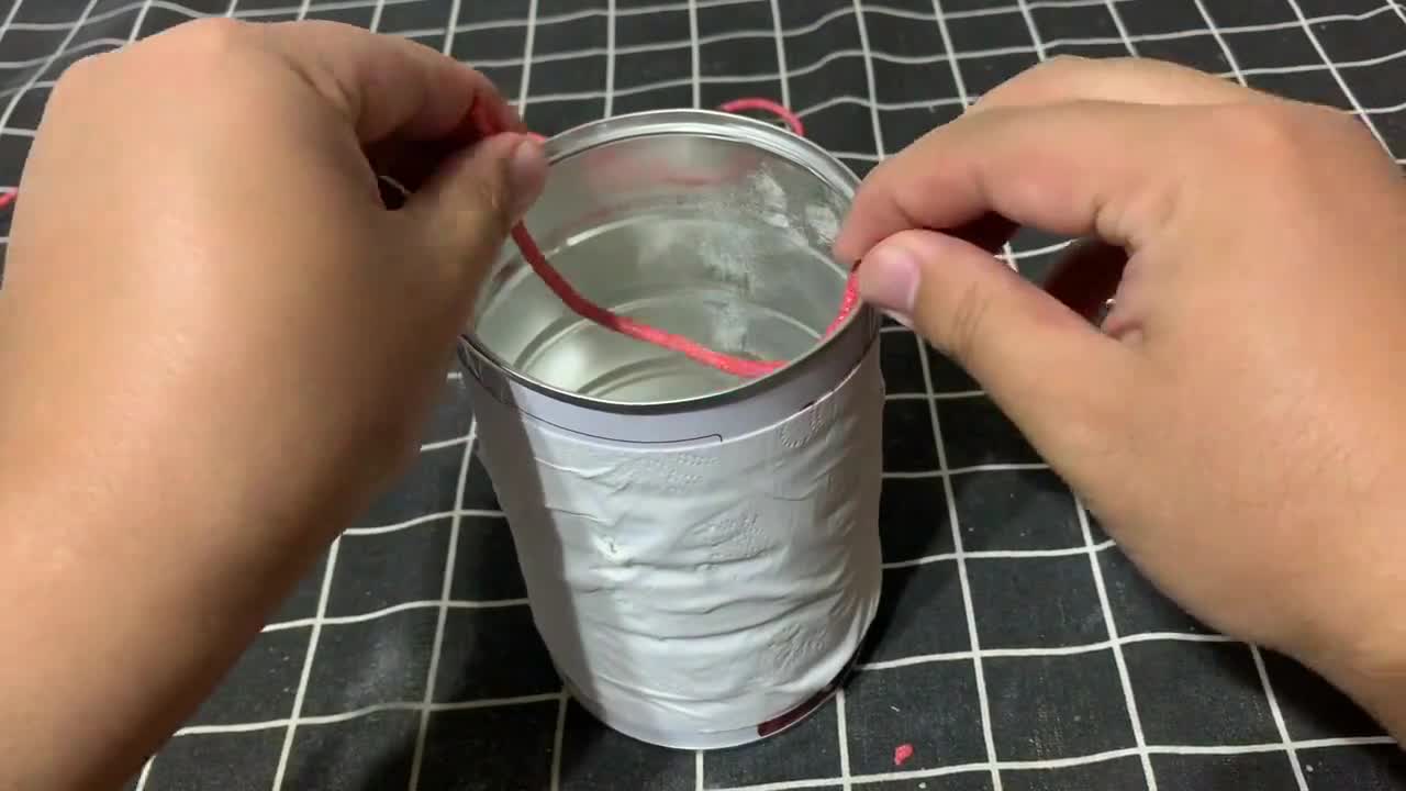 奶粉桶别当废品卖教你一个非常棒的用途你也找出来做一个吧