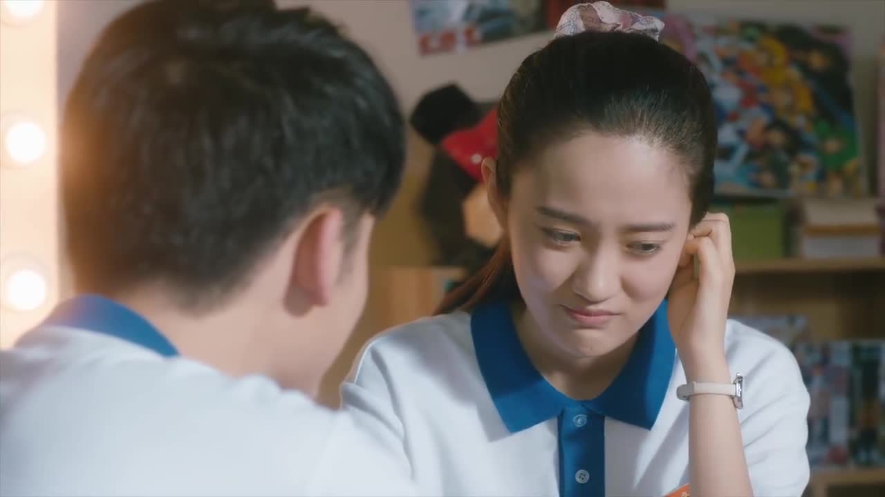 你好旧时光:凌翔茜和楚天阔两人,打情骂俏,被潘主任发现了