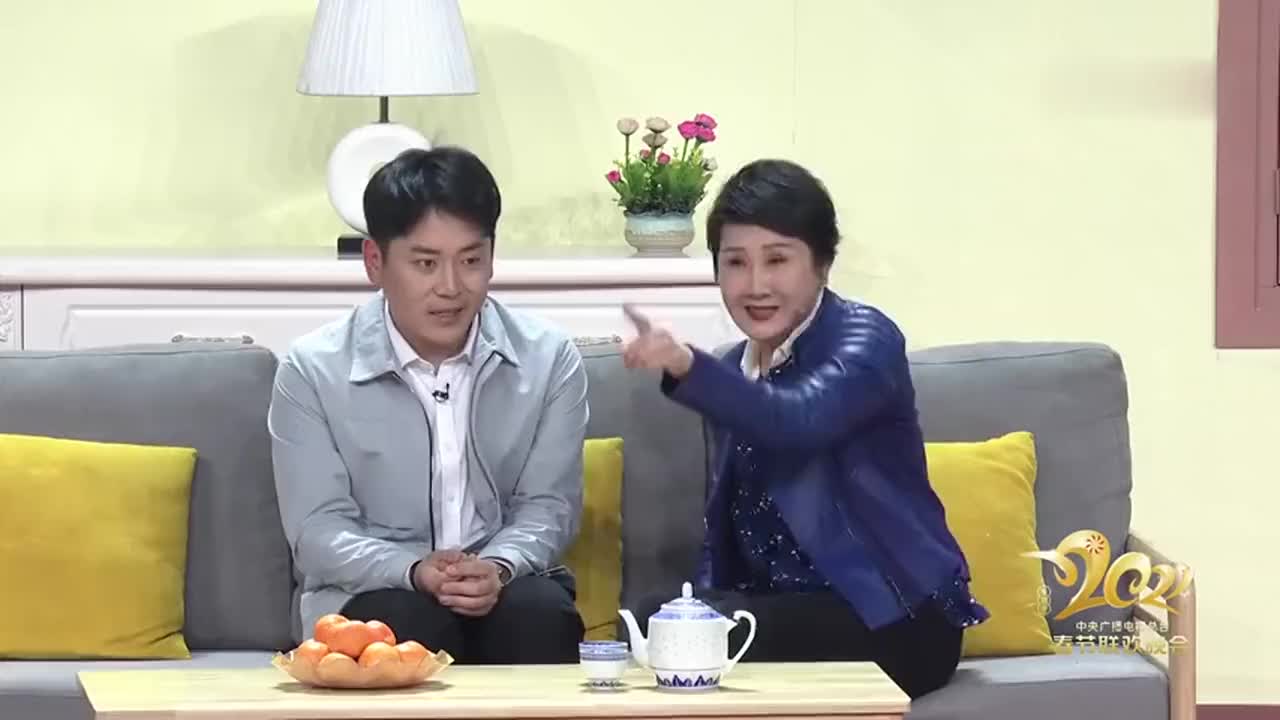 春晚小品每逢佳节被催婚万茜任嘉伦被催婚土味情话超级甜