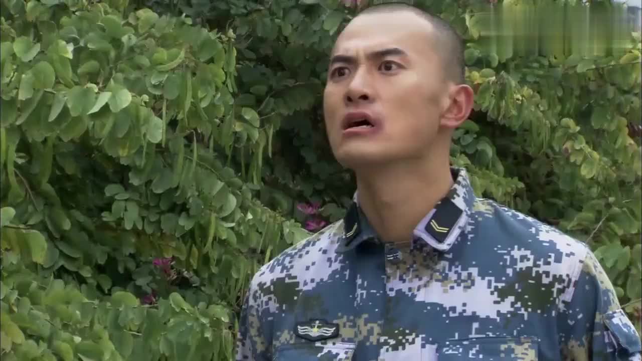 火蓝刀锋巴郎受伤依旧不放弃得知自己没被淘汰带伤也要下车