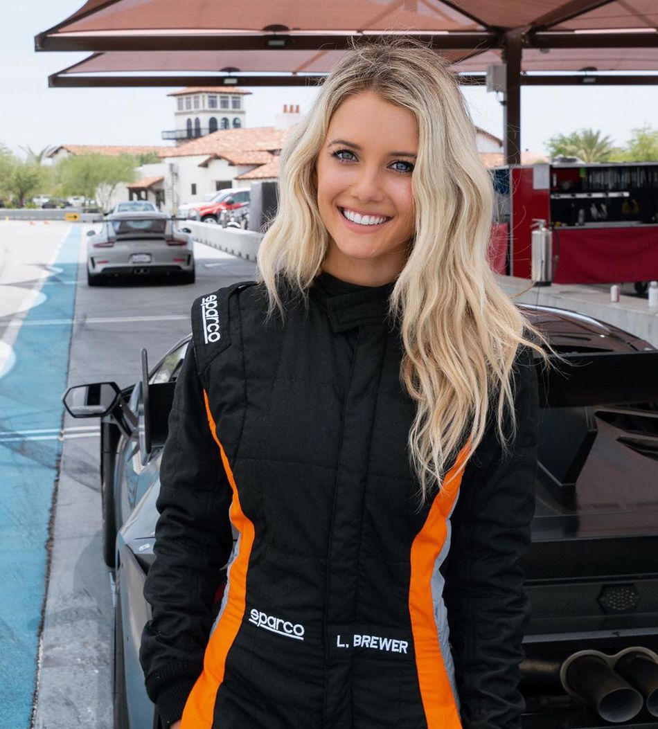 图集:美女 靓车 阳光 谁不爱!加州赛车女神超飒写真!