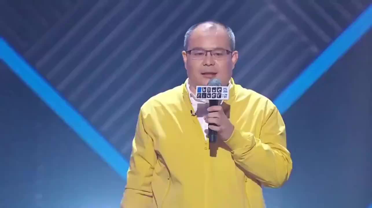 《脱口秀大会3》老田幽默吐槽:若我倒下,赞助商都不够赔的