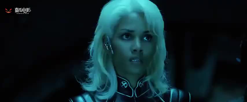 x战警:教授陷入幻境想杀掉所有人,暴风女召唤冰雪,把教授冻醒