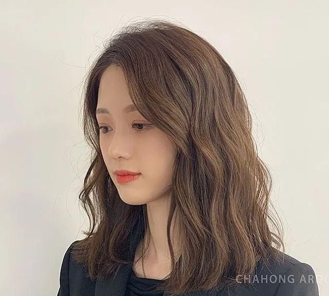 中短卷发太可爱2020年春夏锁骨卷发范本推荐