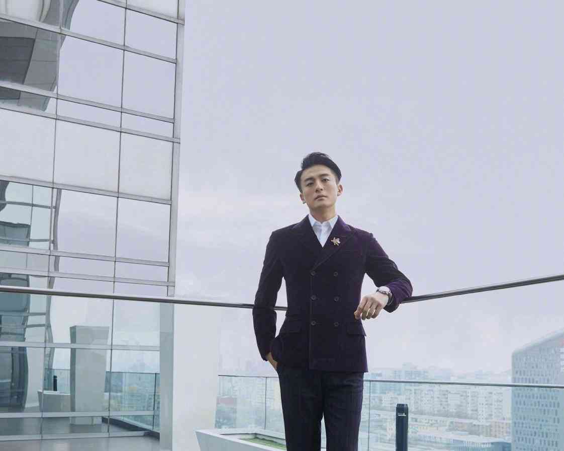 是《爱情公寓》的吕子乔,今参加综艺露天洗头,完全没有偶像包袱