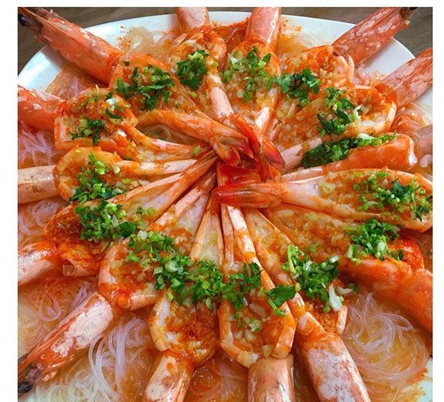 蒜蓉粉丝蒸对虾,味道鲜美,好吃到哭