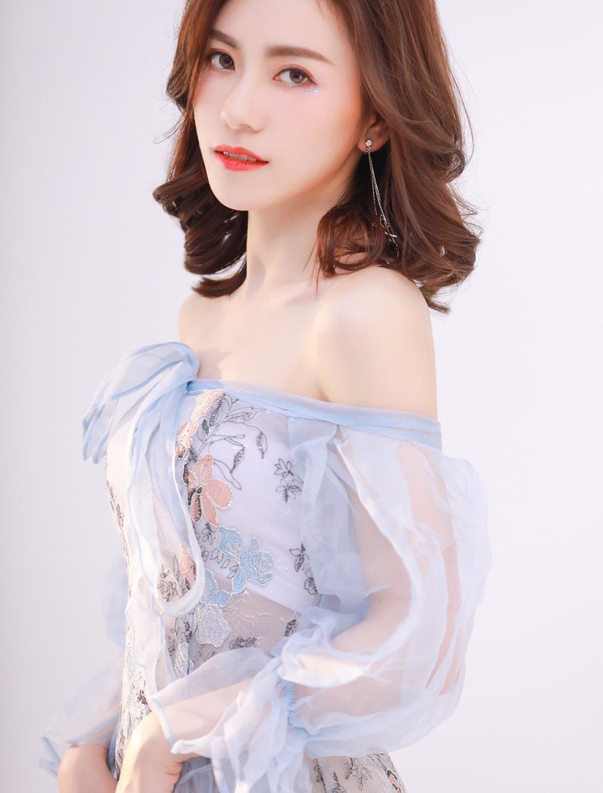 女神刘思纤:第4117期时尚潮流穿搭美图