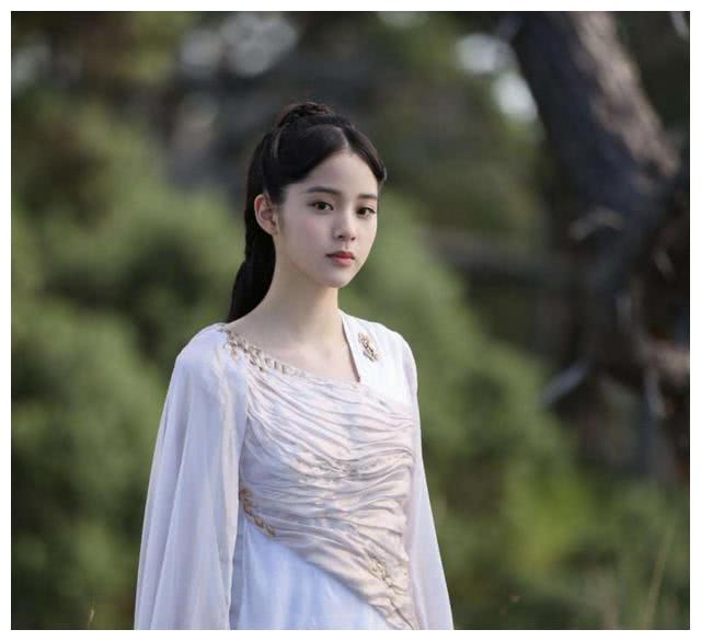 欧阳娜娜翻唱惊雷怎么这么好听嗓音清澈动人少女感十足