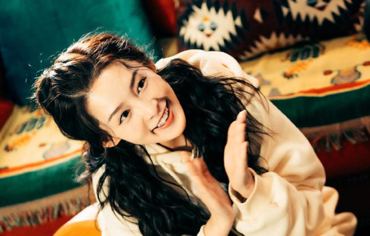 温暖的抱抱预告沈腾化身贾医生我却被李沁新造型吸引