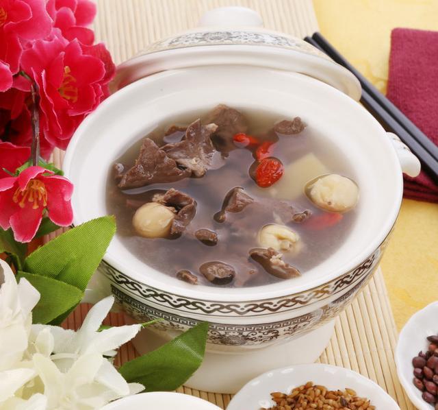 十全大补炖猪心,营养又美味,简单又好喝|红枣|猪心|老姜_新浪新闻