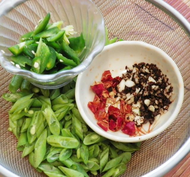 豉椒四季豆,干辣爽口既下饭也下酒,给肉都不换