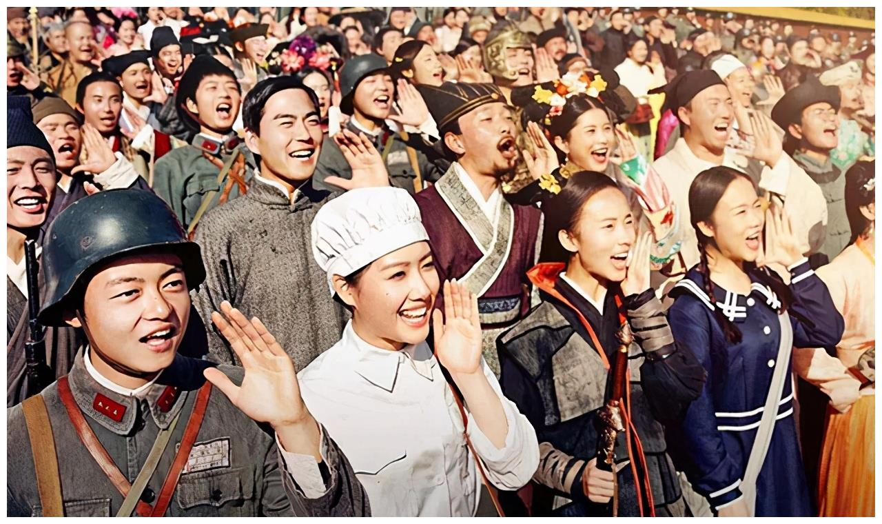 横店几十万群演生活,不缺美女,几十元干一天,领完盒饭就回家