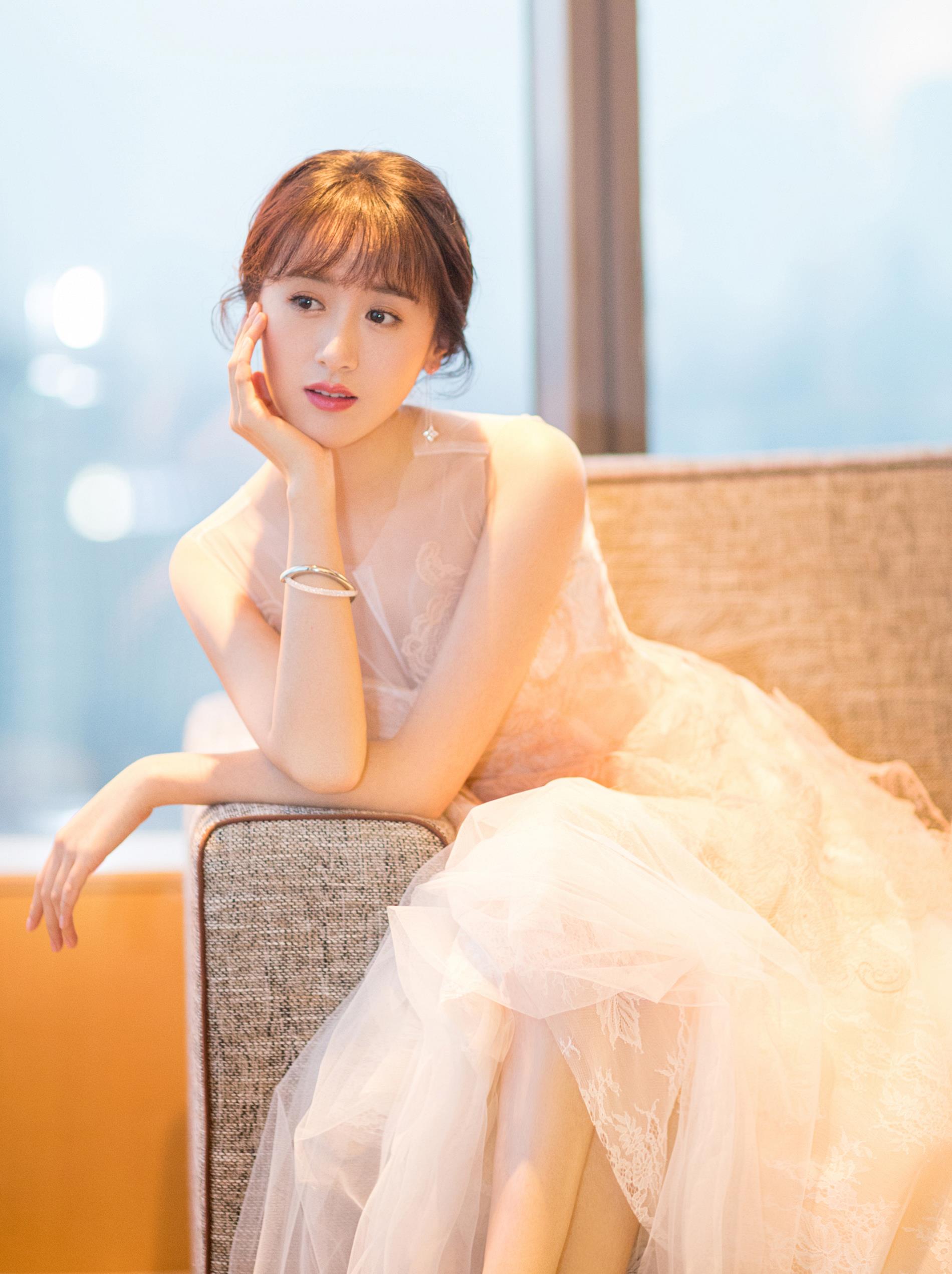 女神袁冰妍:第4099期时尚潮流穿搭美图