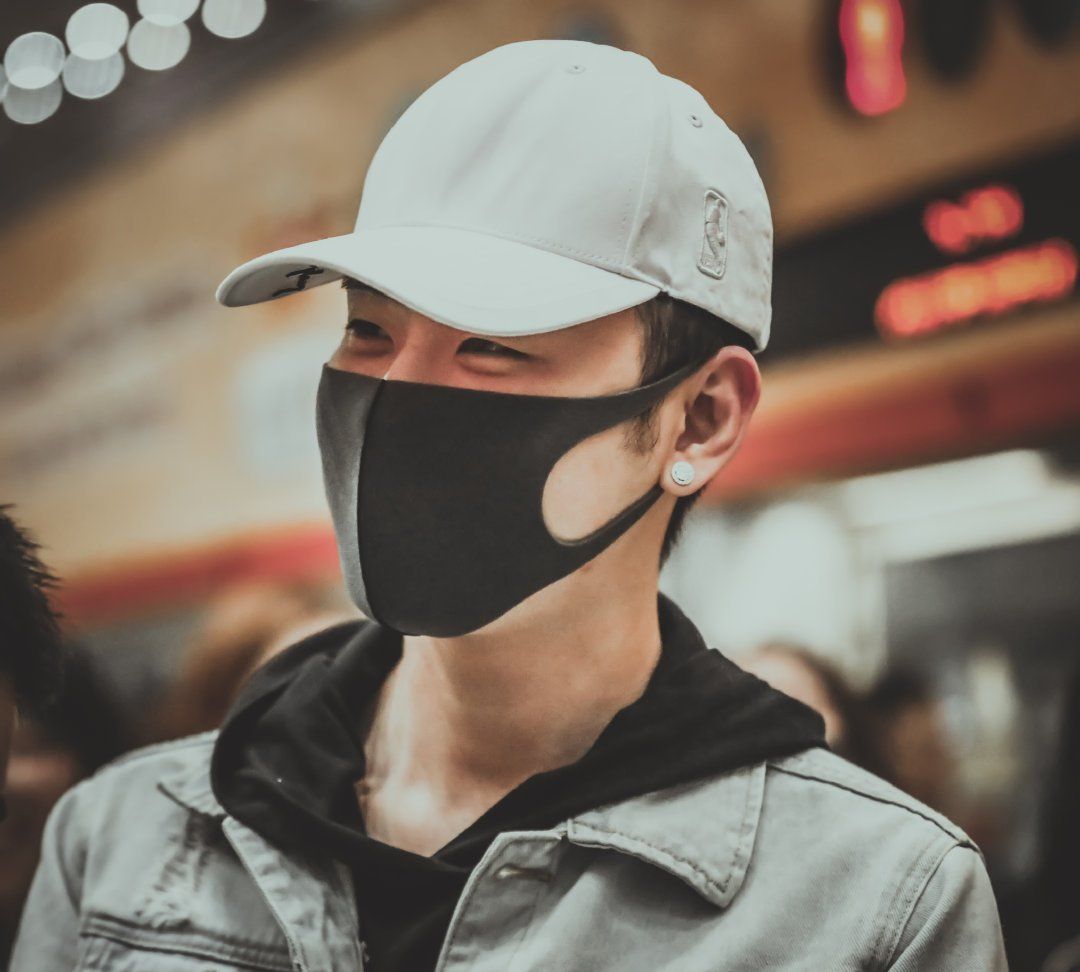 张云雷 听说好看的人戴了口罩会格外好看_高清图集_新浪网