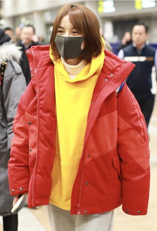 吴昕穿衣虽然佛系但真的挺时髦看她红色配黄色都穿出了高级感