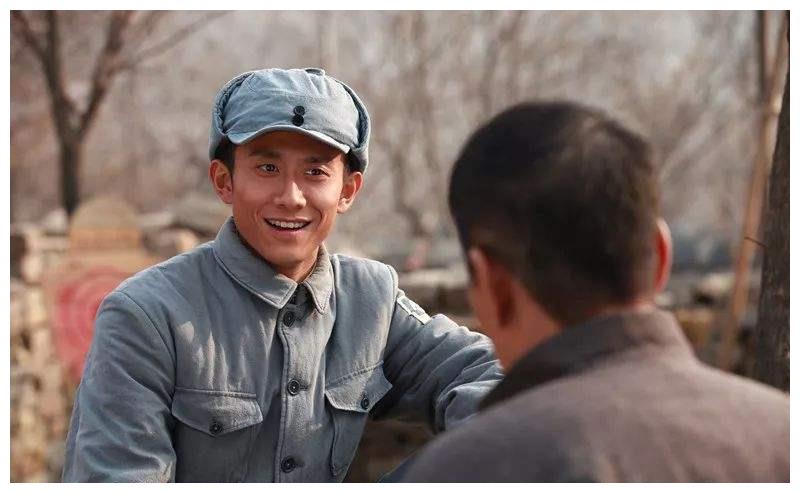 后来,张一山拍了好几部影视剧,比如《扣篮对决》,《小小飞虎队》,《我