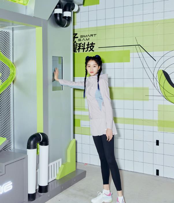 关晓彤为秀腿长大胆挑战无痕裤这腿怕是上帝亲手捏的