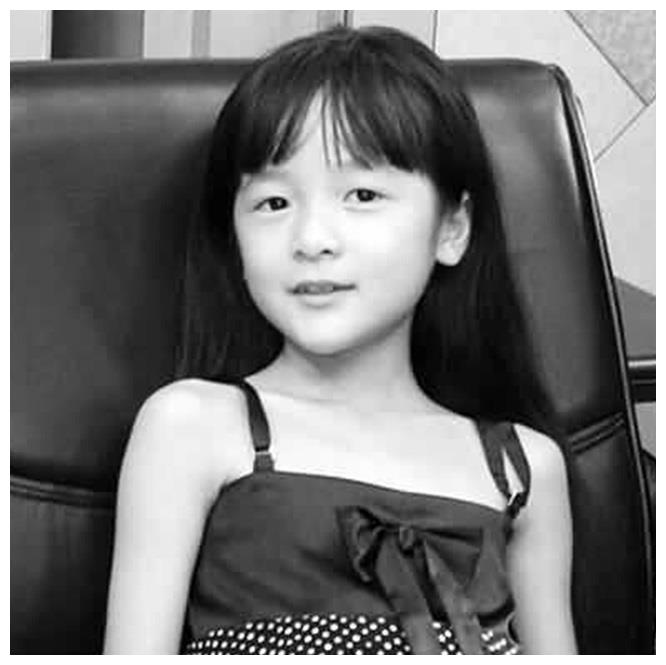 周星驰义女比义父小36岁9岁演艺圈出道17岁患肿瘤