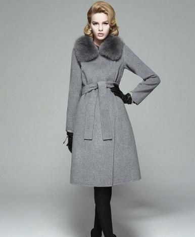 灰色衣服配什么颜色好看裤子(灰色衣服配什么颜色好看)