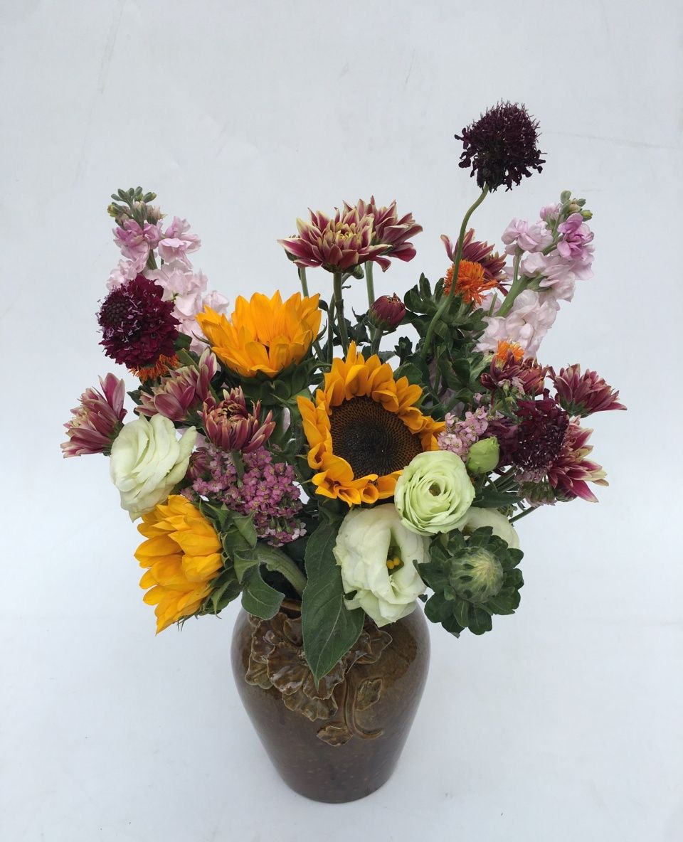 向日葵花束搭配欣赏 不一样的配花展现不一样的美 向日葵花束搭配欣赏 不一样的配花展现不一样的美