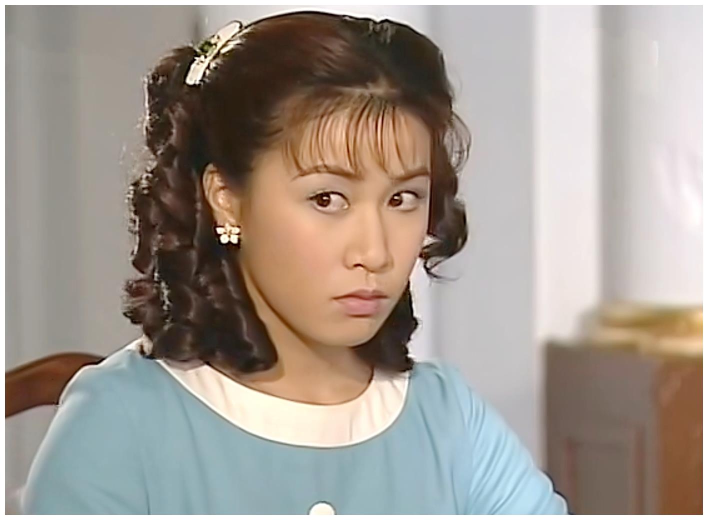 19年前的港剧《七姊妹》,演员全是高颜值,最美杨排风成背景板