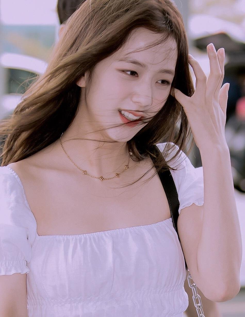 blankpink——金智秀白色穿搭,精致甜美,元气小兔姬,爱了!