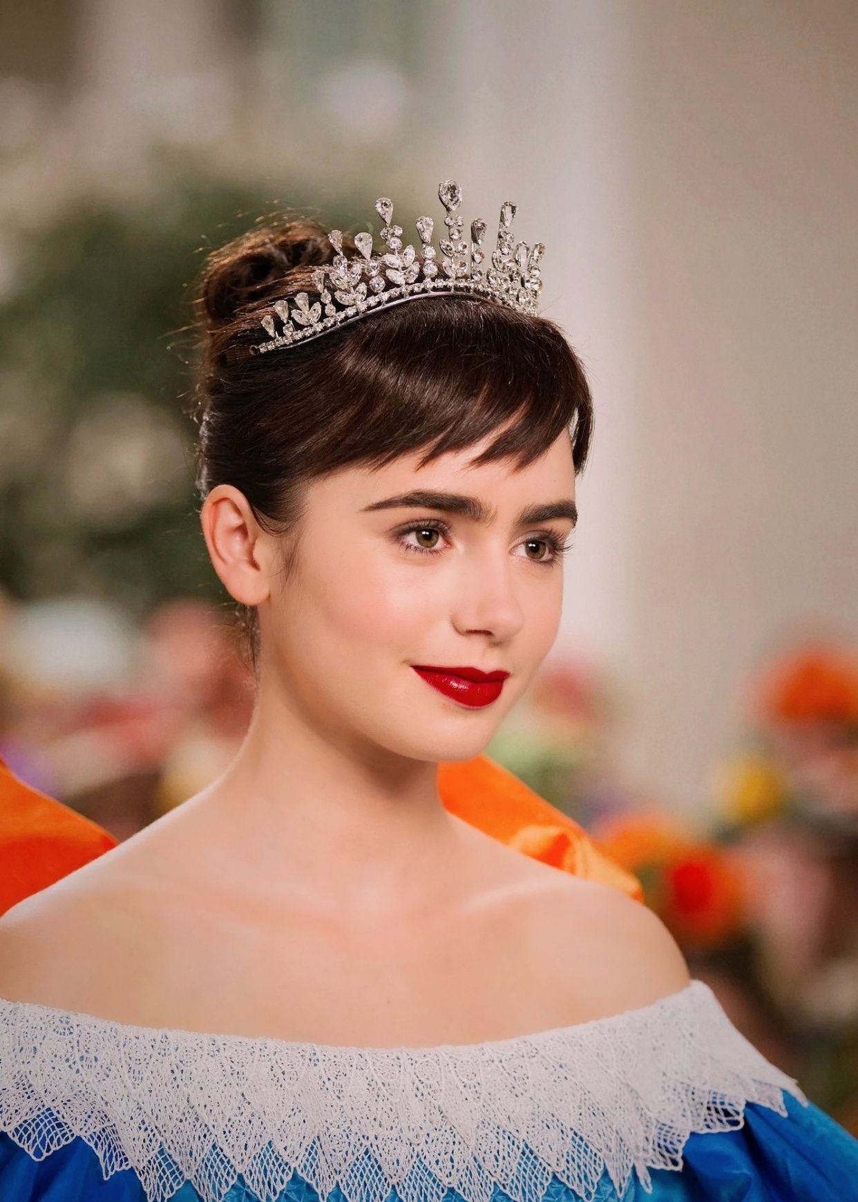 莉莉·科林斯甜美清纯,人称粗眉小仙女,宛如赫本转世_高清图集_新浪网