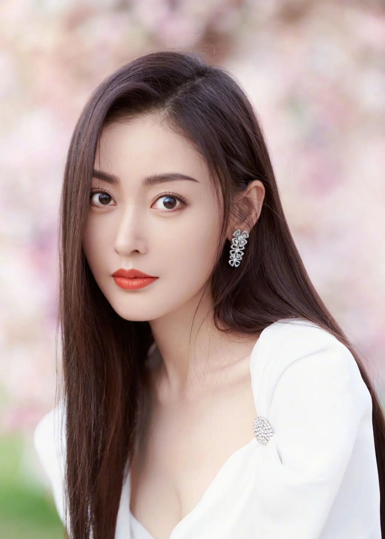 女星张天爱个人写真合集:时尚优雅,清新唯美!