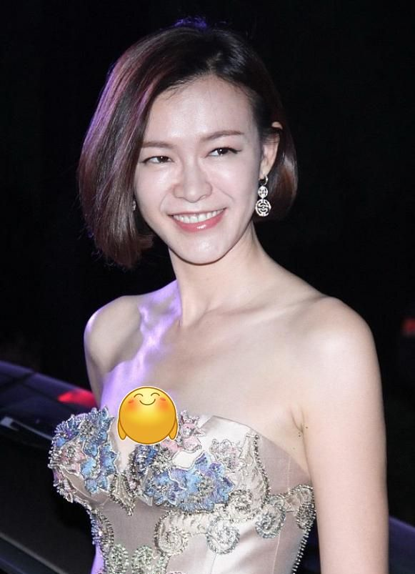 李艾的身材虽然有玲珑感,但穿上公主裙之后,却有一种贵族效果__财经