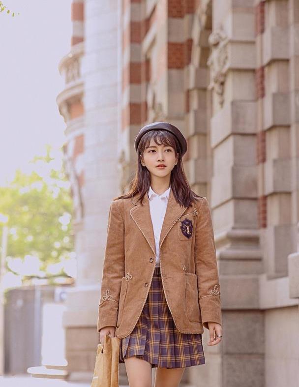 女生最喜欢的4种穿衣风格,学院风活力十足,英伦风优雅大气
