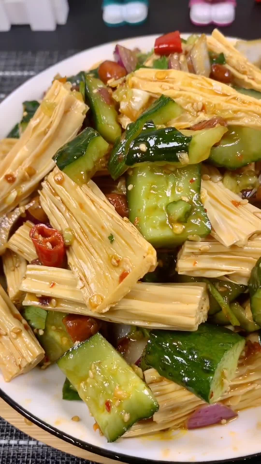 教你做黄瓜拌腐竹做法简单清脆爽口3分钟搞定