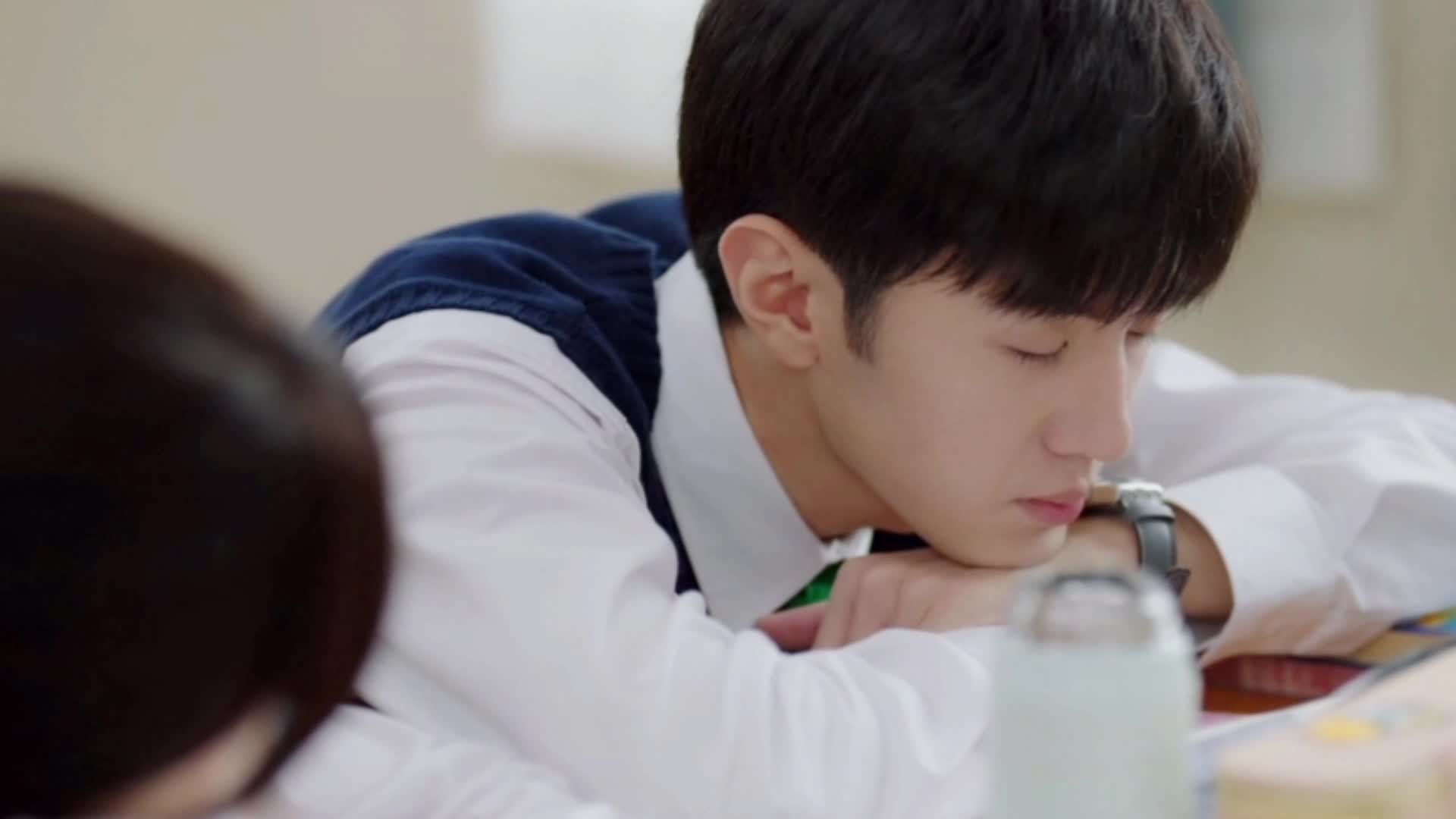 暗格里的秘密:周斯越丁羡甜蜜合住