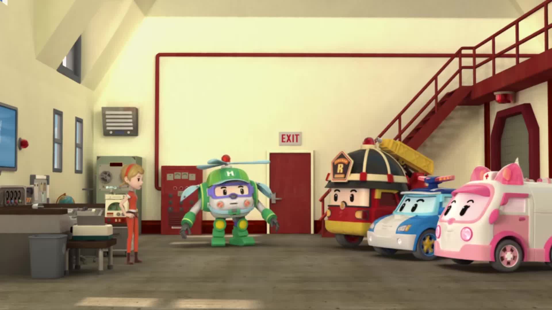 变形警车珀利:有人掉坑里了,救援队出动,珀利还亮着车灯呢