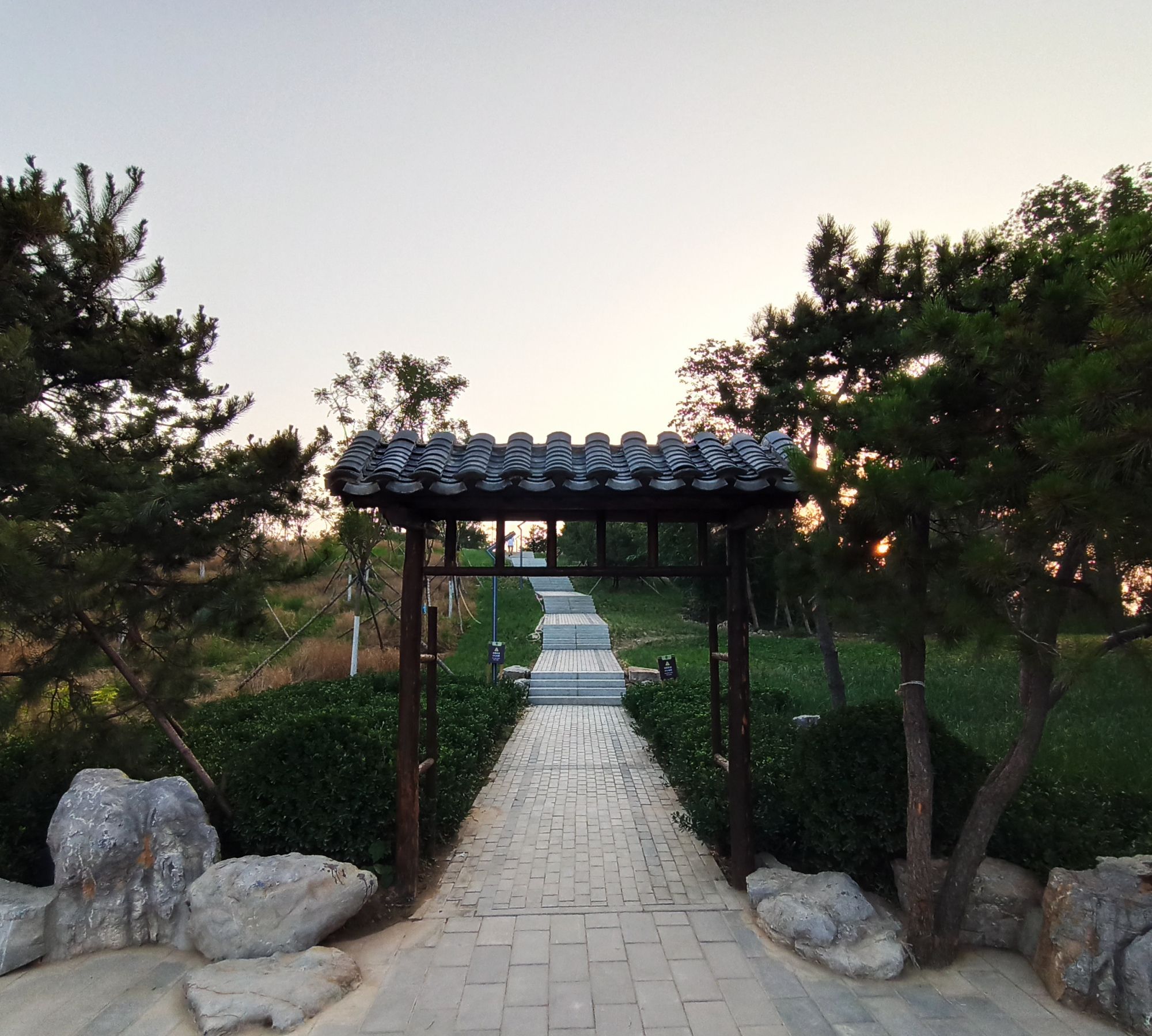 荒废多年的郊野公园强势回归,京西人民又增添一处茶余饭后好地方