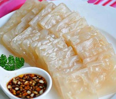 教你一个水晶猪皮冻的做法,做法简单,劲道好吃,用来下酒最合适|猪皮冻