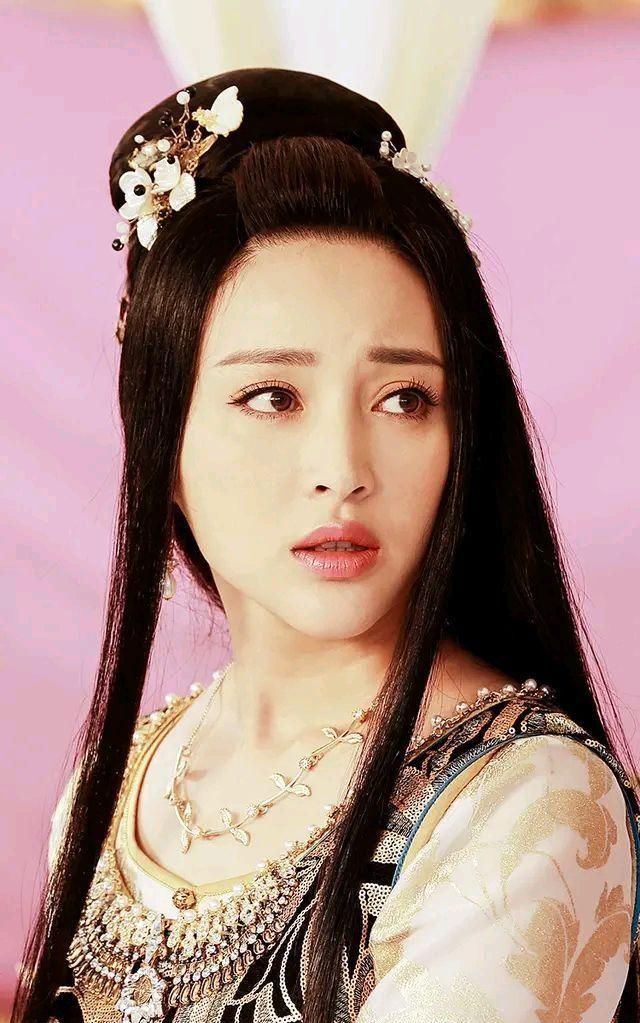 甘婷婷古装剧照,明明可以靠脸吃饭,却要拼实力