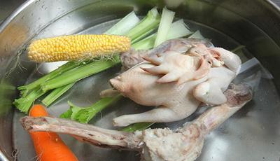 别再用现成“咖喱块”！大厨教你煮出一锅完美的<a href=