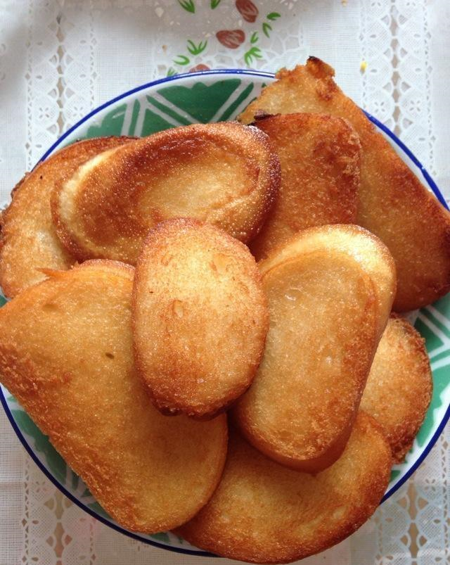 炸馒头片别再直接下锅炸,多加一步,馒头不吸油,焦黄酥脆还不腻|馒头片