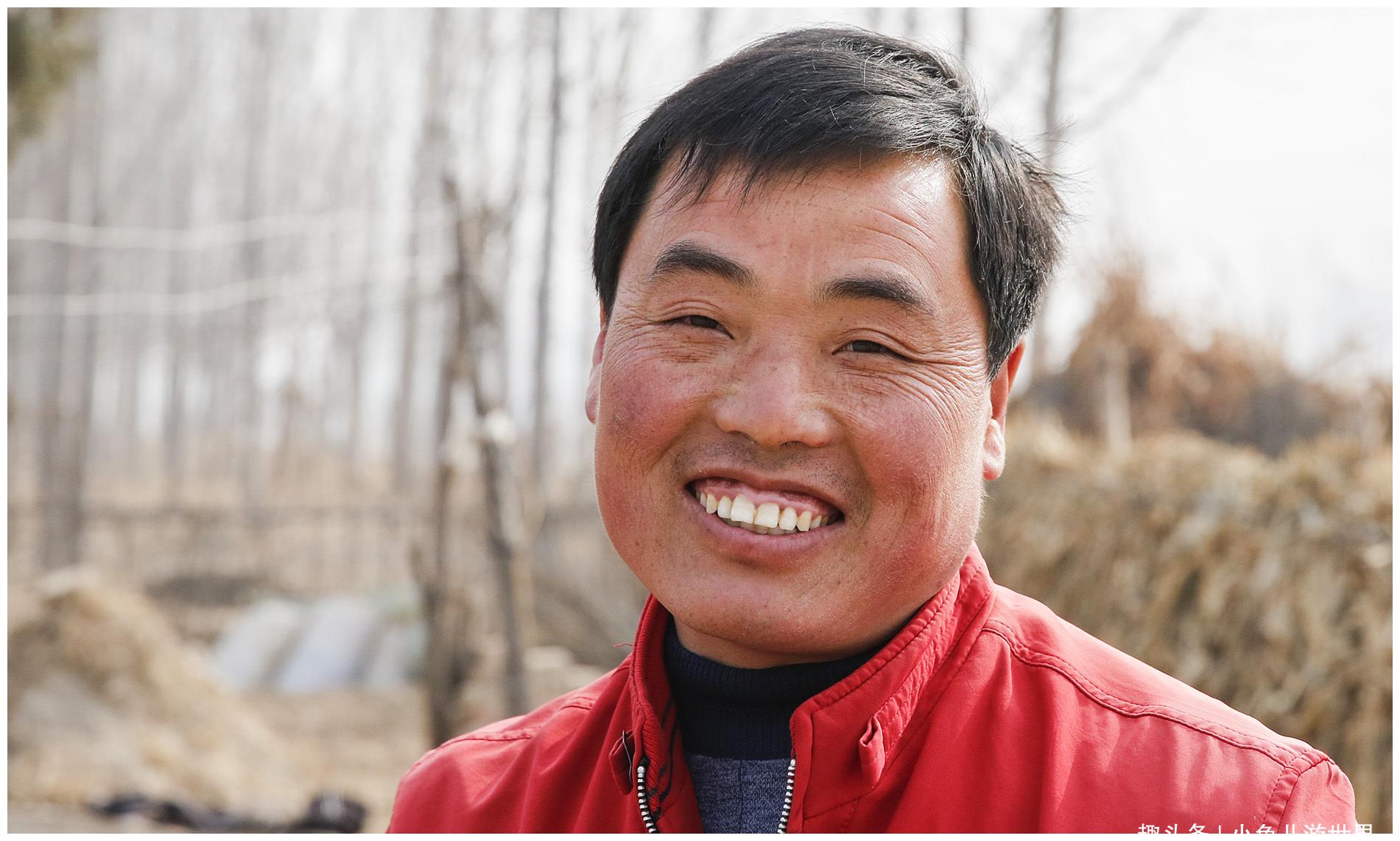 农村大哥在外打工一天挣280元,家中农活不耽误,年入6万多元