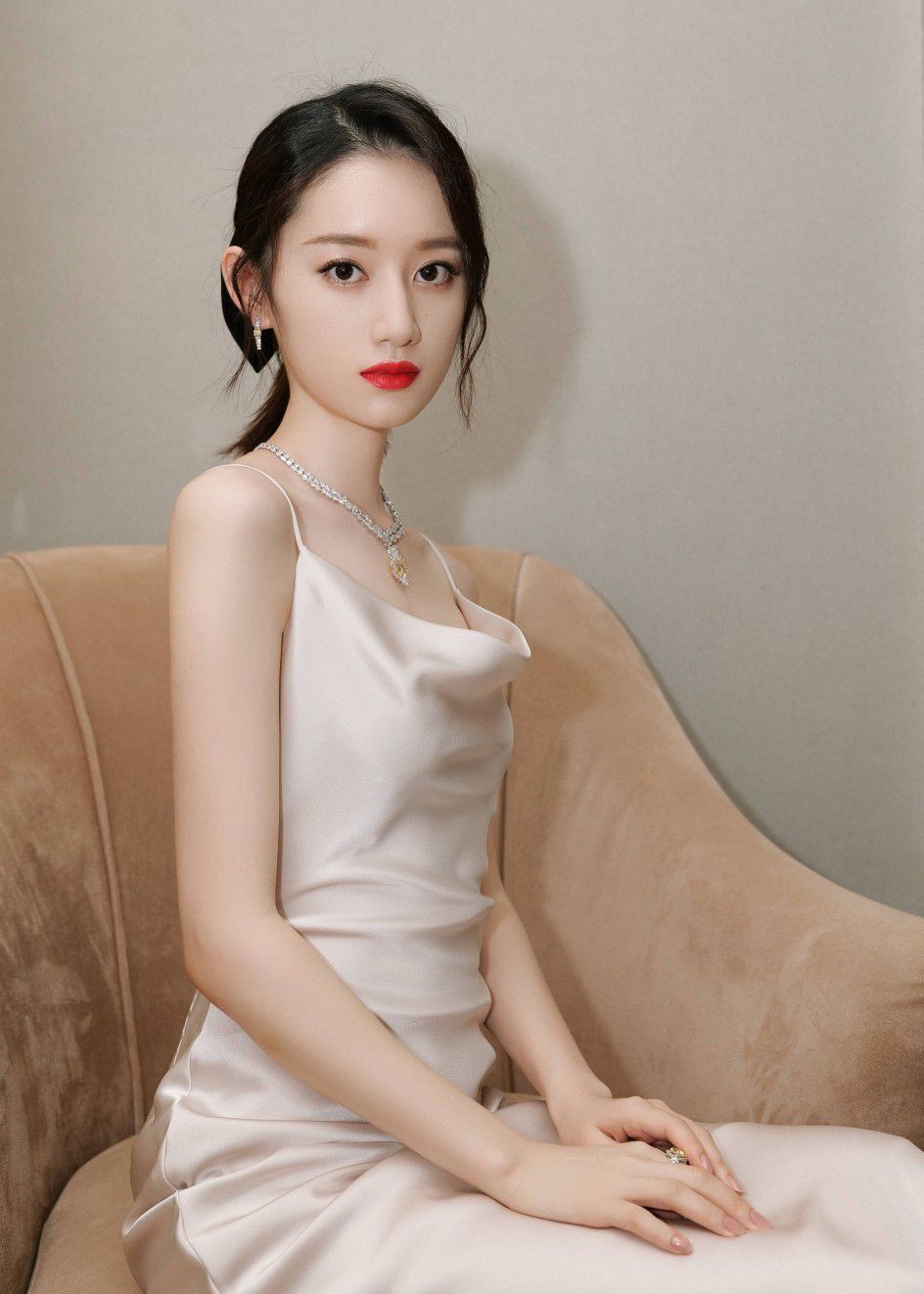 郭晓婷:袅娜少女羞,岁月无忧愁