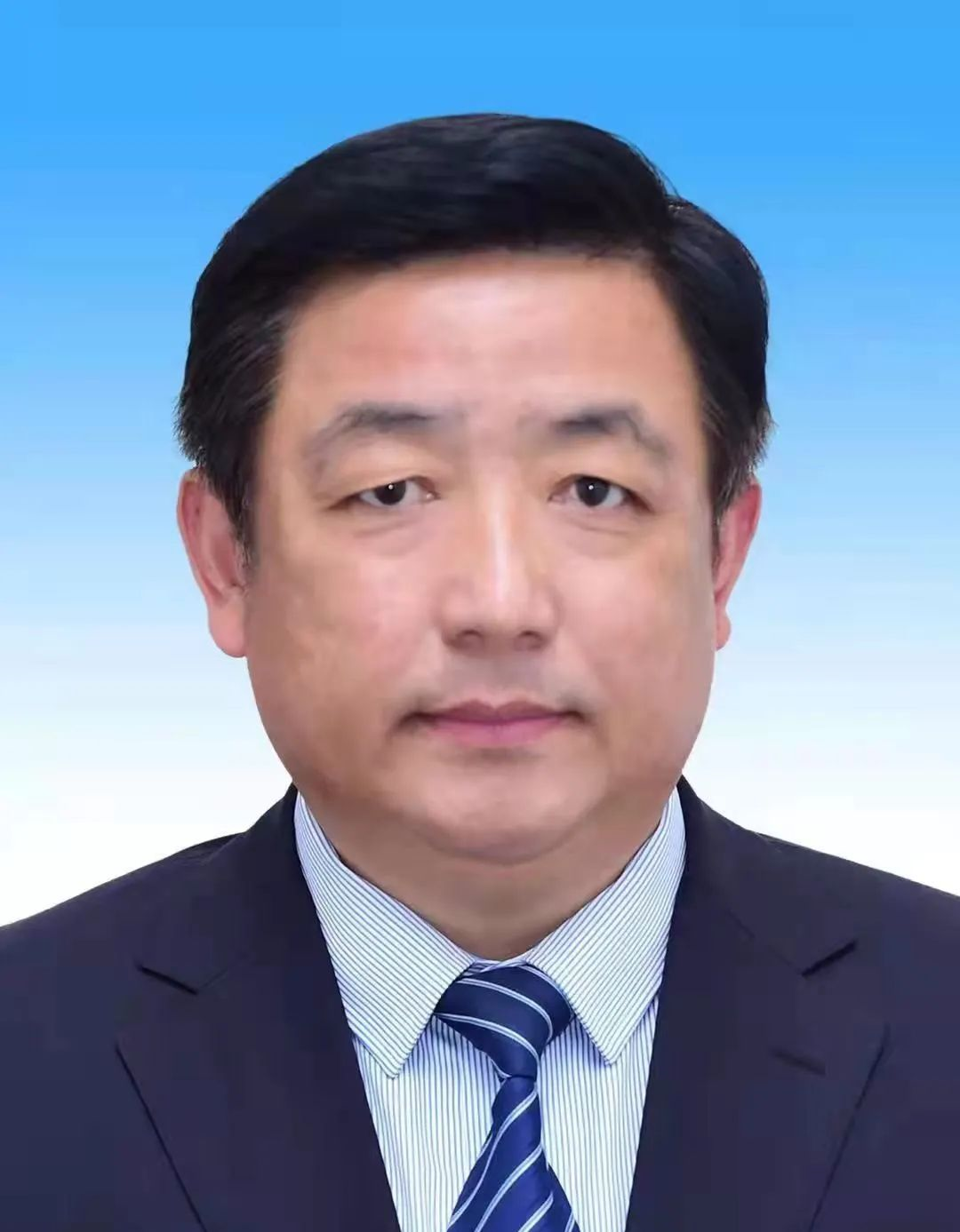 生,在职研究生学历,公共管理硕士,中共党员,现任长治市委常委,副市长