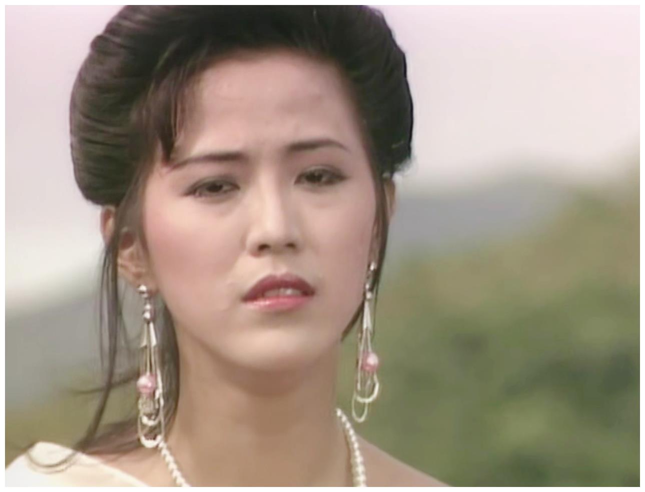 吴咏虹扮演千手观音,能在神不知鬼不觉的过程中,将别人的东西收入囊中