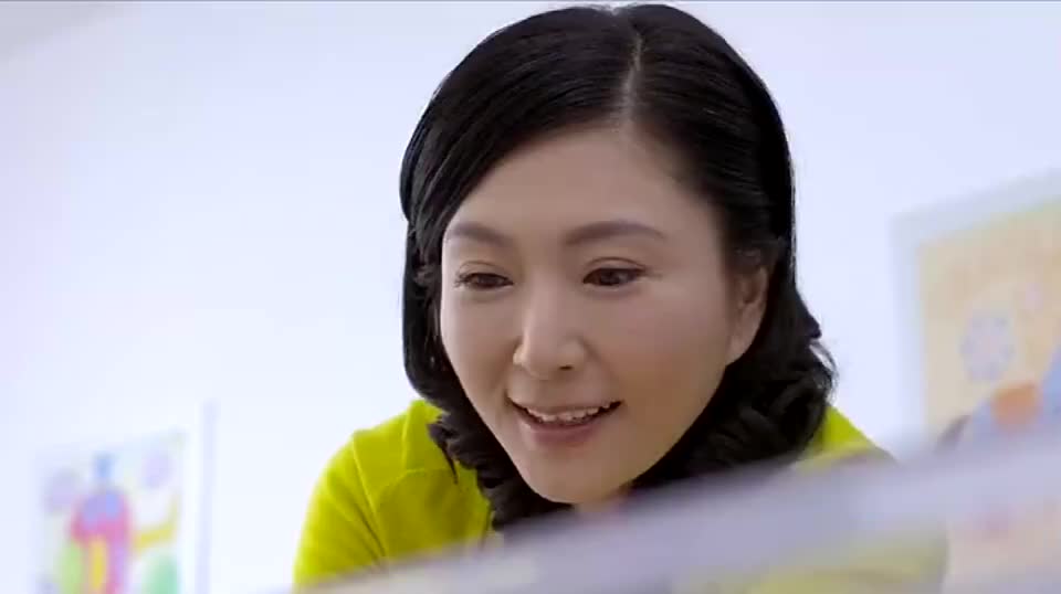 女人不容易:丈夫坐牢,媳妇生下龙凤胎,丈夫得知高兴落泪!