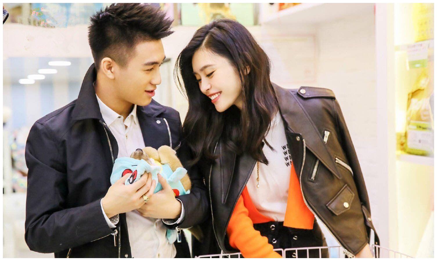 奚梦瑶何献君被传不和?二人现身机场,动作亲密力破谣言