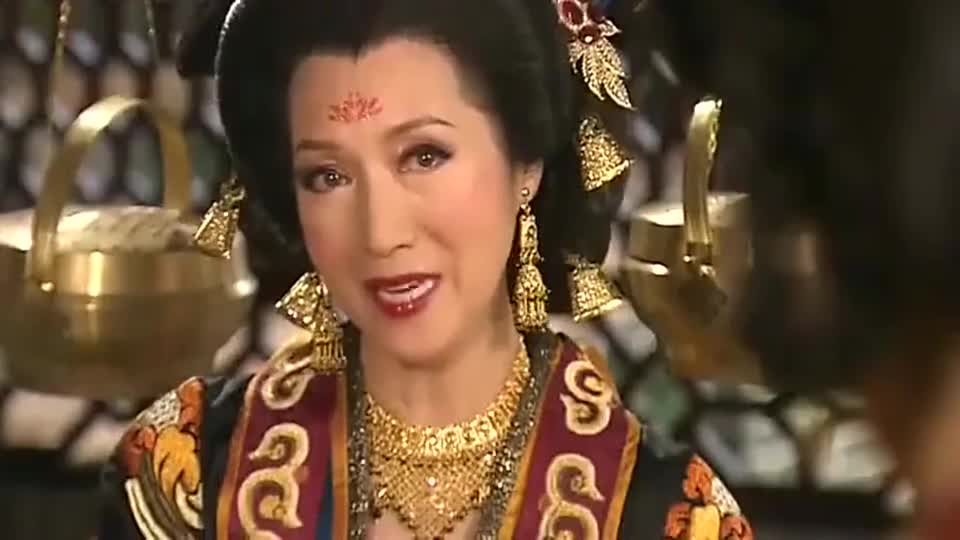 宫心计:太后游园威风叫嚣郑太妃,那凤钗流血又是何人所为