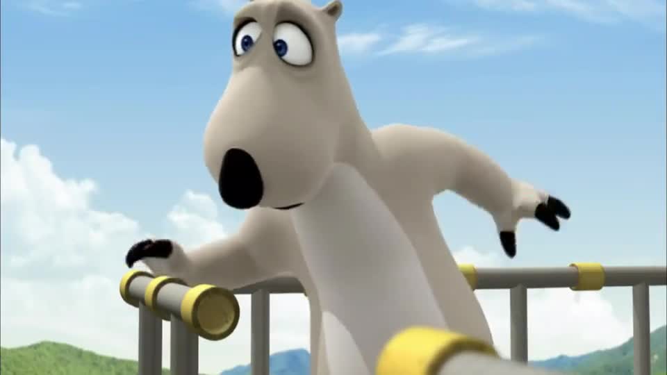 倒霉熊:倒霉熊站着被绊倒,被迫玩了一次蹦极运动