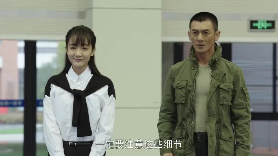 特种兵之霹雳火夏初老师安慰蓝妞让蓝妞和同学们和好
