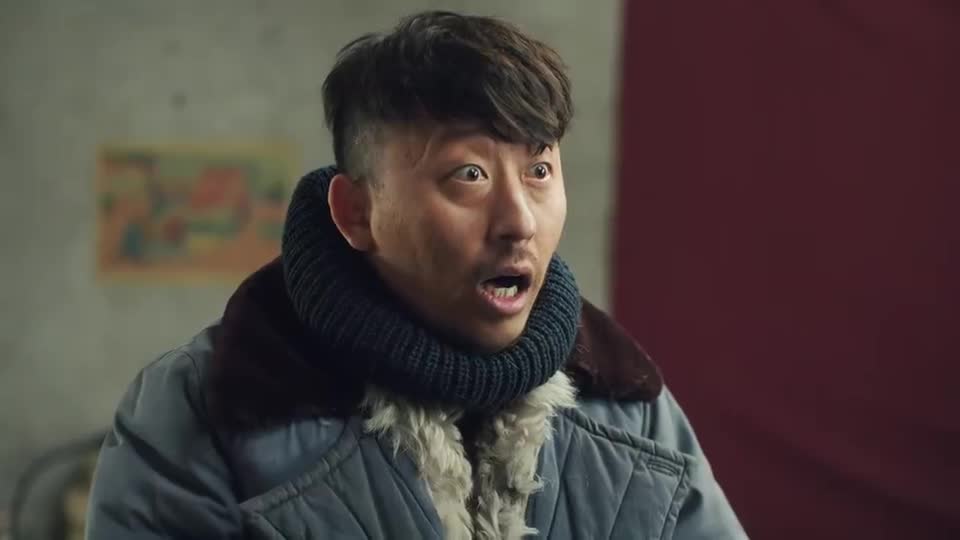 最美的青春小郑对武延生说他要把罐头拿回家显摆