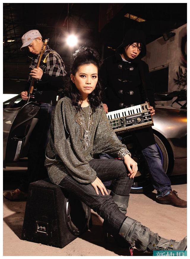 好久不见主唱蒋凡回归与非门乐队月中广州开唱