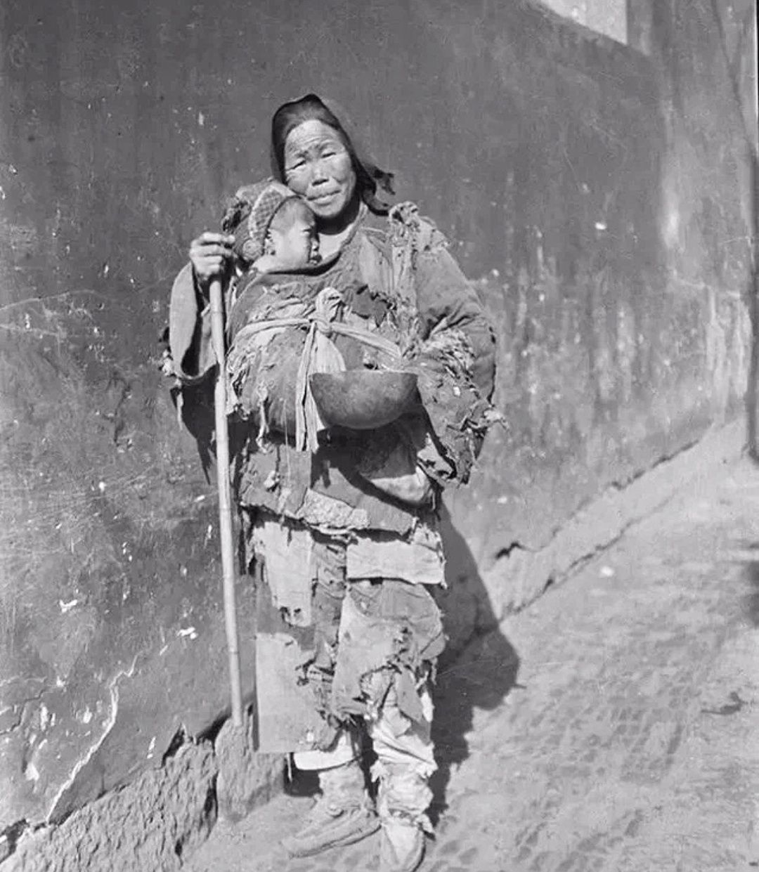 老照片:清末百姓生活,富人穿金戴银,穷人衣衫褴褛!_高清图集_新浪网